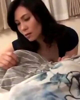 Sleeping more sexet video, japan mor nøgen, sexet mor san