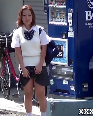 Real Japansk Schoolgirls er FRUK omkring byen