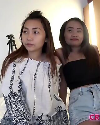 Penuh air mani bertiga dengan dua wanita seksi thailand perempuan